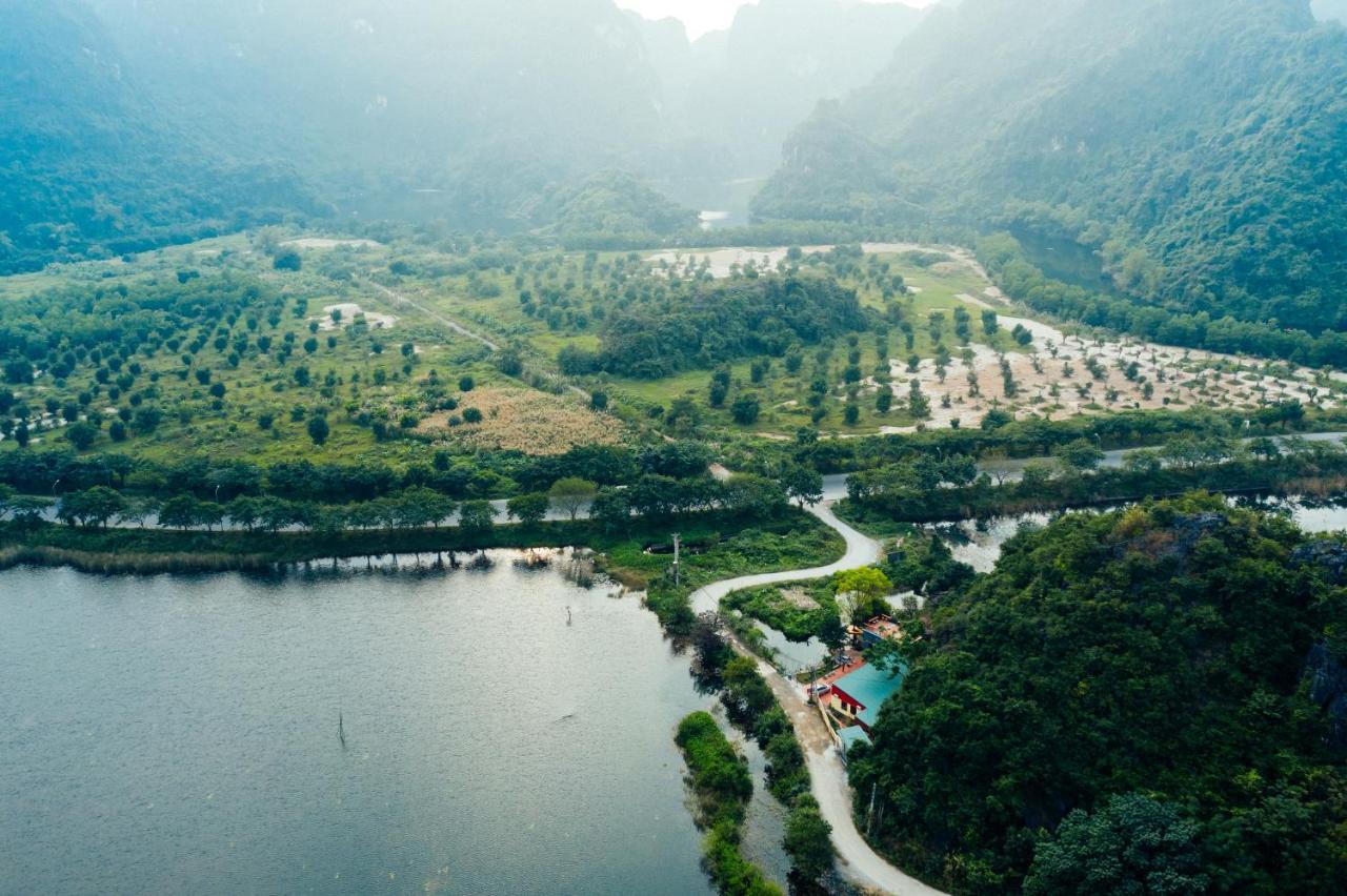 Trang An Freedom Hood Hostel นิญบิ่ญ ภายนอก รูปภาพ