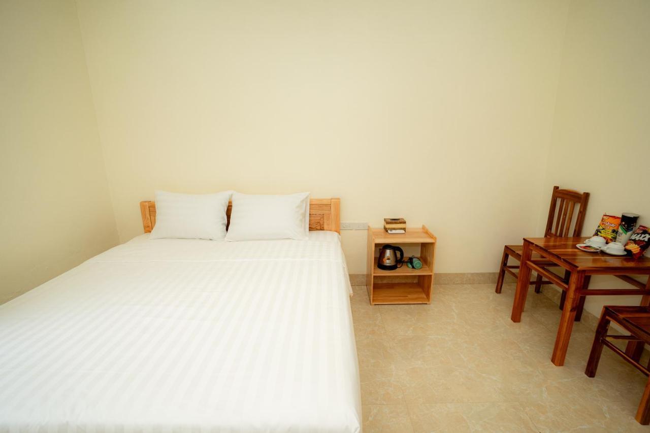 Trang An Freedom Hood Hostel นิญบิ่ญ ภายนอก รูปภาพ