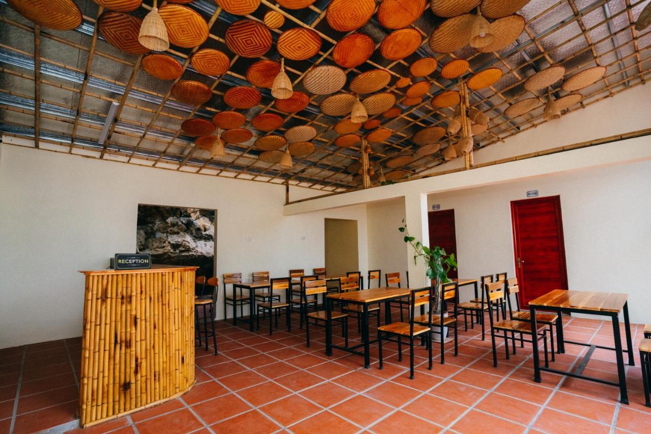 Trang An Freedom Hood Hostel นิญบิ่ญ ภายนอก รูปภาพ