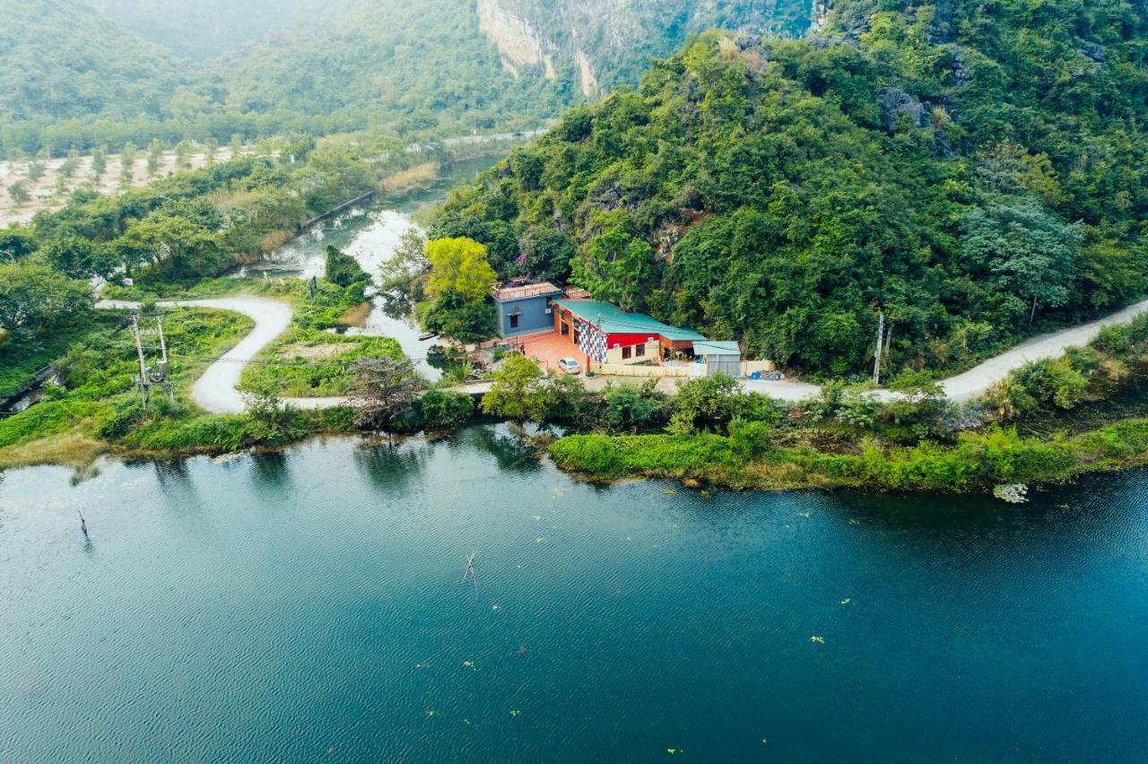 Trang An Freedom Hood Hostel นิญบิ่ญ ภายนอก รูปภาพ